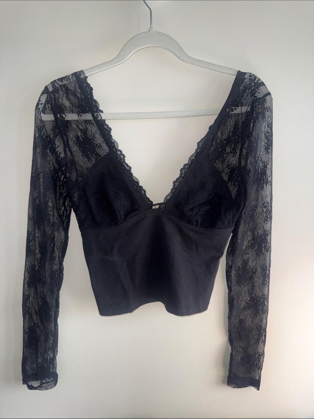 Free People Black Lace Long-Sleeve V-Neck Crop Top, Small